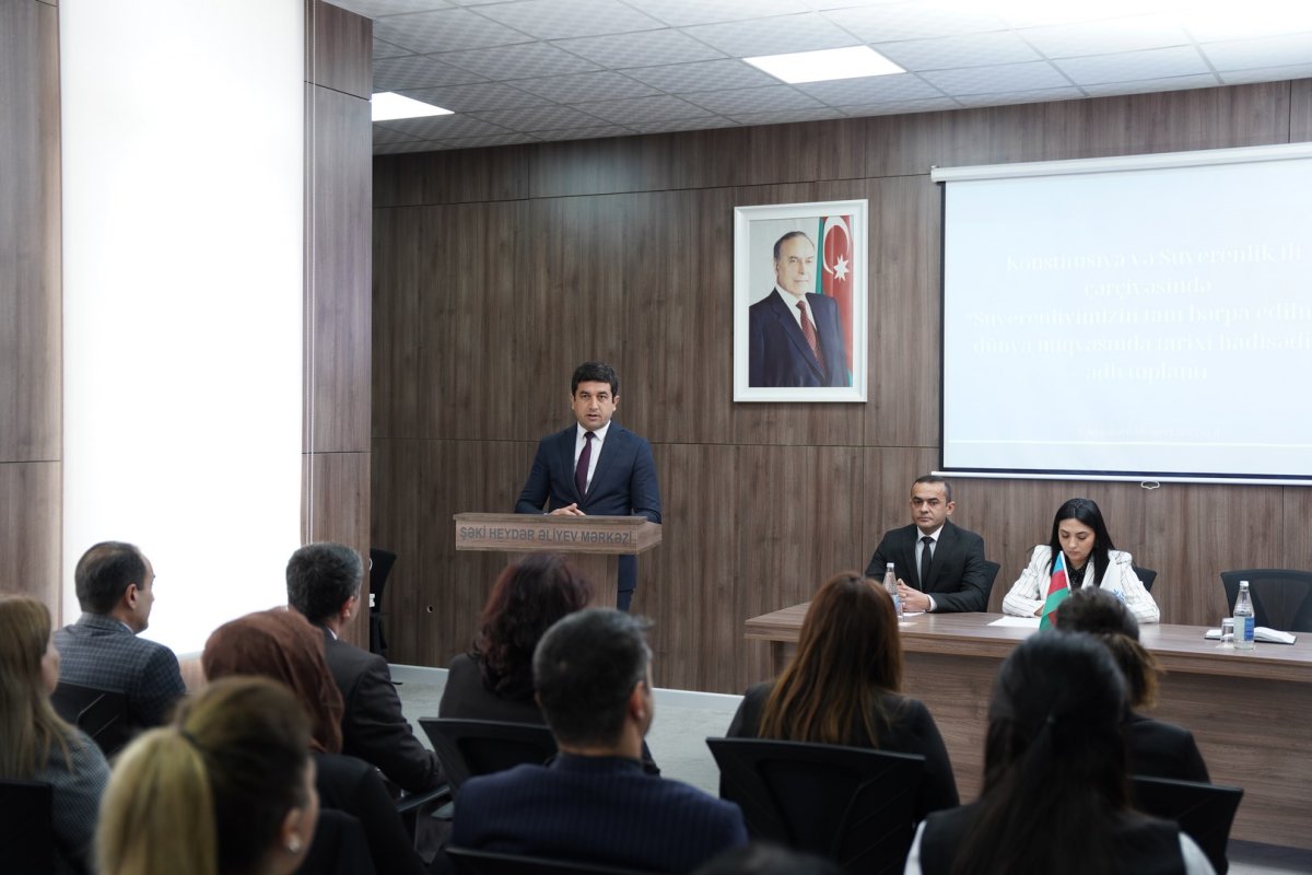 “Suverenliyimizin tam bərpa edilməsi dünya miqyasında tarixi hadisədir” mövzusunda toplantı keçirilib