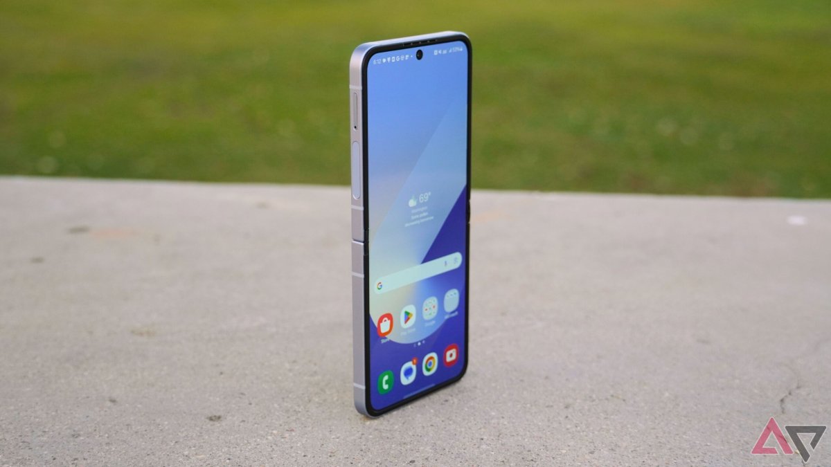 Samsung-un yeni modelində sürpriz ola bilər
