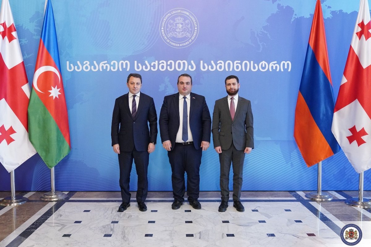 Tbilisidə Gürcüstan, Azərbaycan və Ermənistan XİN rəsmiləri arasında üçtərəfli görüş keçirilib