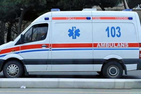 Azərbaycanda məmur iş başında keçindi