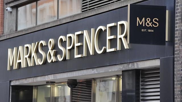 Marks &amp; Spencer-ə kiberhücum: minlərlə şəxsi məlumat sızdırıldı