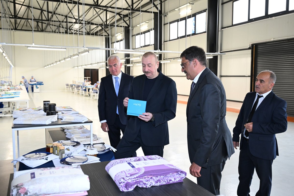 İlham Əliyev “LATIFA” Laçın tikiş fabrikinin açılışında iştirak edib
