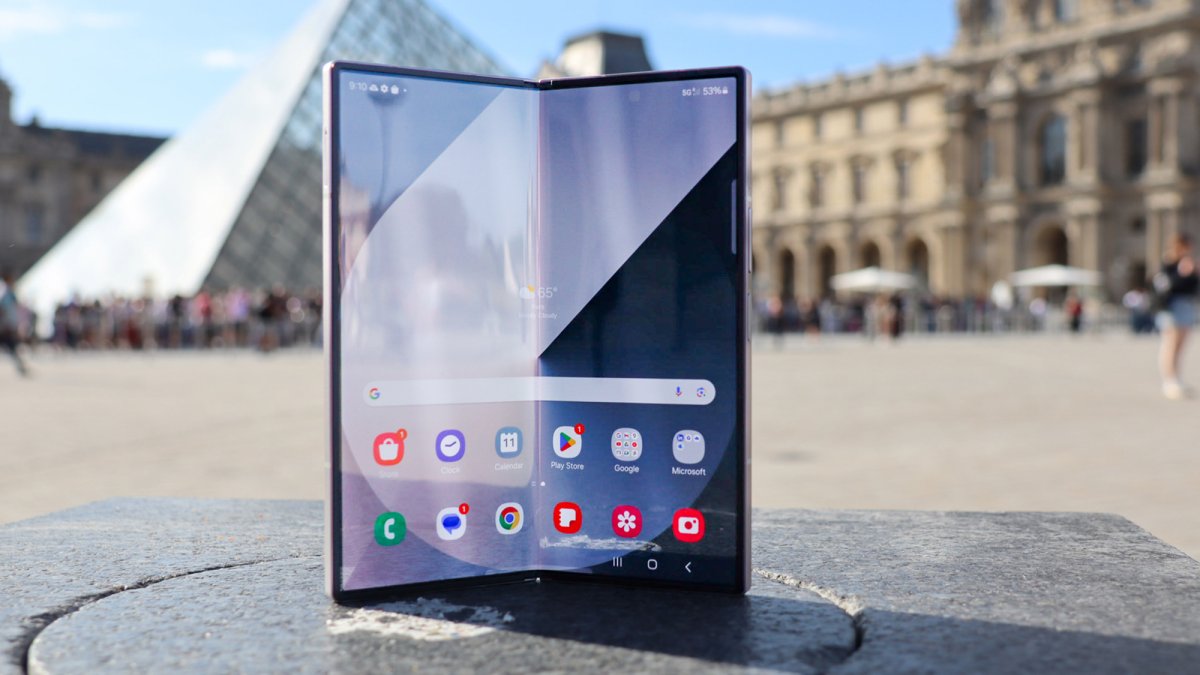 Samsung-dan titan telefonlar. Daha yüngül və davamlı