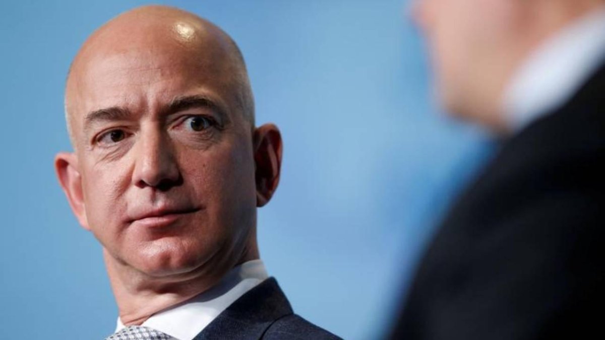 Bezos, Amazon səhmlərini satışa çıxarır