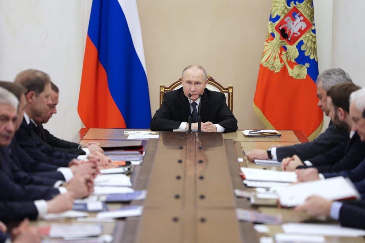 Putin təəcili Kremlə çağırıldı