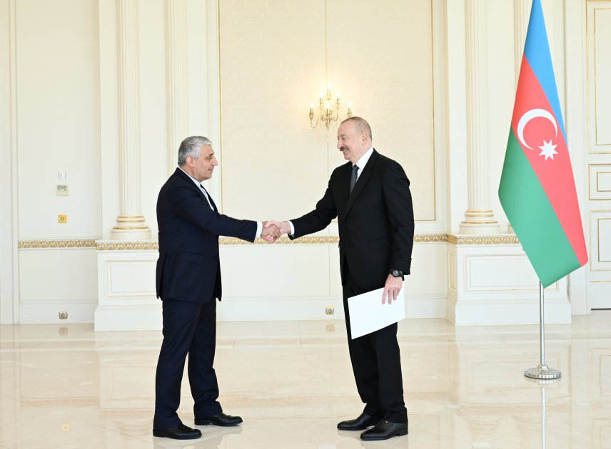 Prezident İranın yeni səfirinin etimadnaməsini qəbul edib