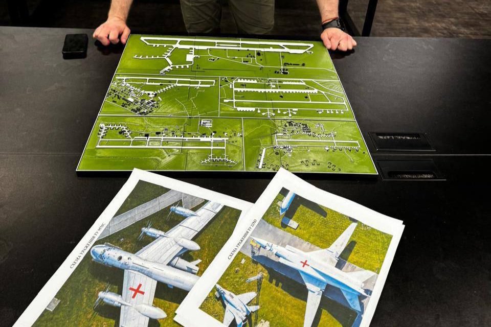 Ukrayna süni intellektli dronları bir ildir hücum üçün hazırlayır. Dron sürüsü – VİDEO