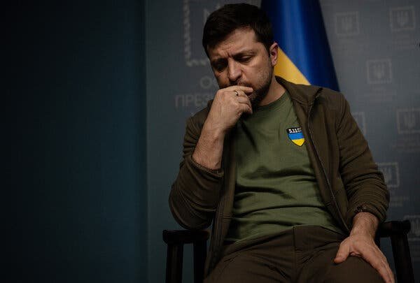 Zelenski siyasətdən gedir, səlahiyyətləri Sçefançuka keçir