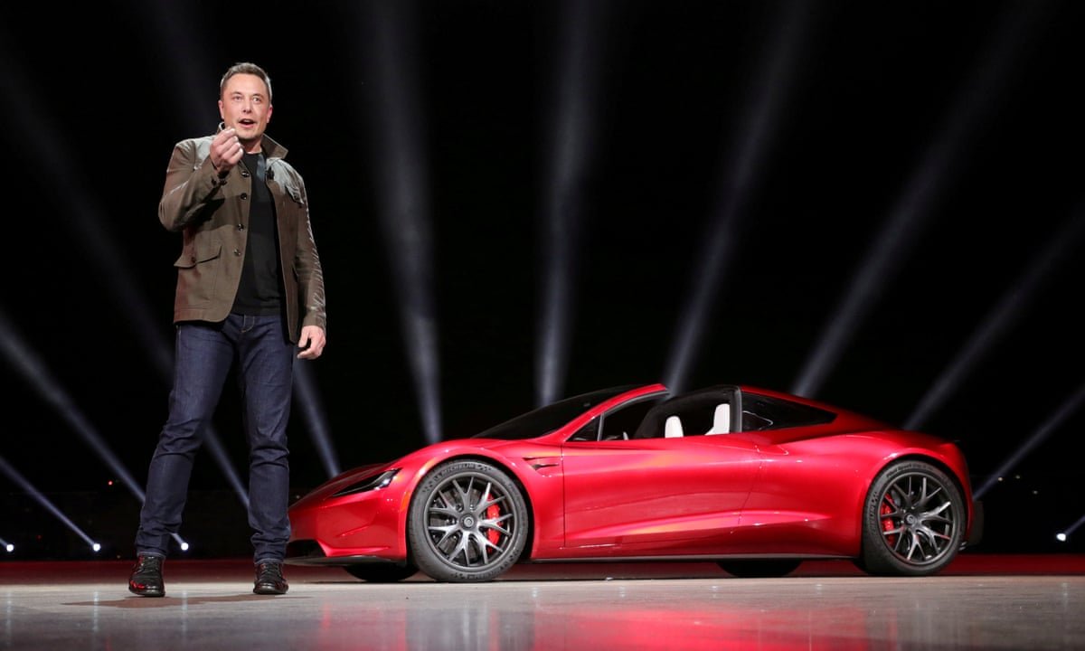 Tesla ikinci rübü zərərlə başa vurdu, Maskın siyasi imici təsir edir