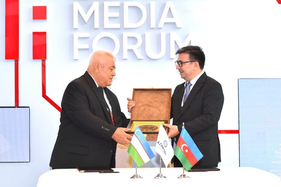 AZƏRTAC Şuşa Qlobal Media Forumu çərçivəsində UZA agentliyi ilə Anlaşma Memorandumu imzalayıb