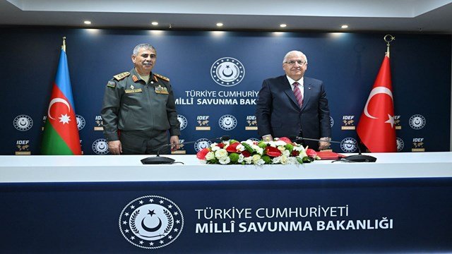 Azərbaycan və Türkiyə arasında hərbi sənəd imzalanıb