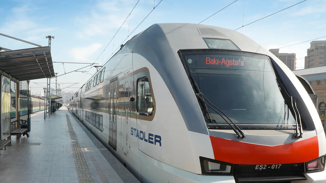 Bakıdan Kürdəmirə rəmzi qatar yola salındı
