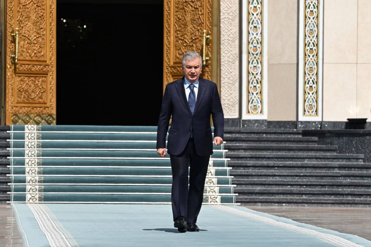 Özbəkistan Prezidenti Fəxri xiyabanda Ulu Öndər Heydər Əliyevin xatirəsini anıb