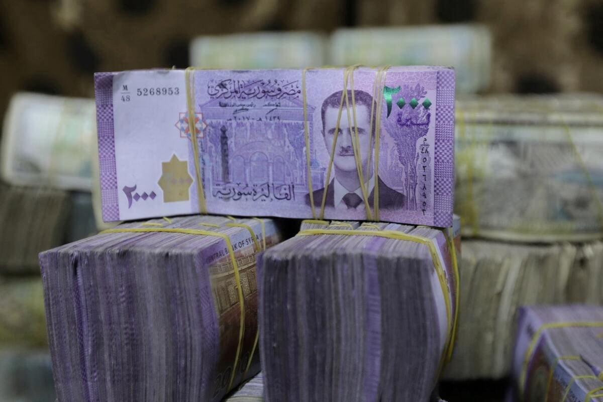 Suriya yeni banknotlardan Əsəd portretlərini çıxarmağa qərar verdi