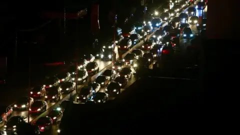 Livan hökumətinin Hizbullahı silahsızlaşdırmaq qərarına etiraz aksiyaları keçirilib