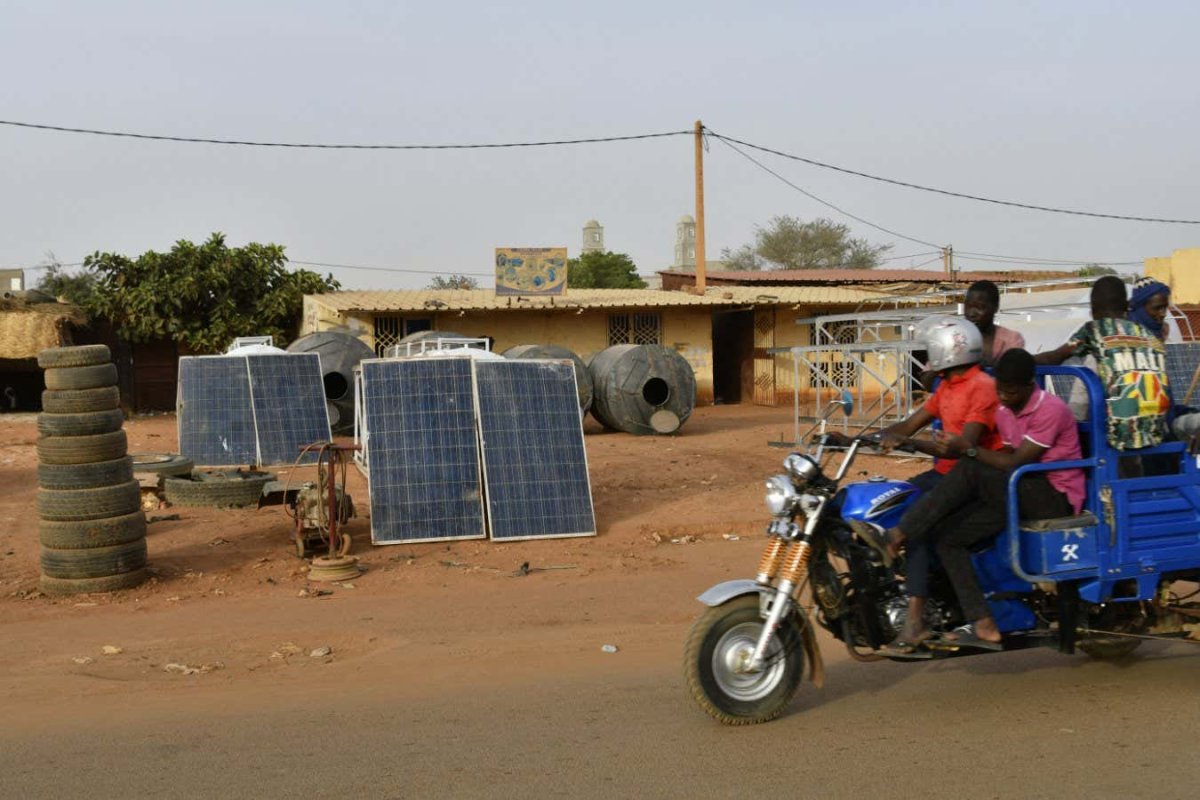 Afrika günəş enerjisi ilə yeni inkişaf dövrünə qədəm qoyur