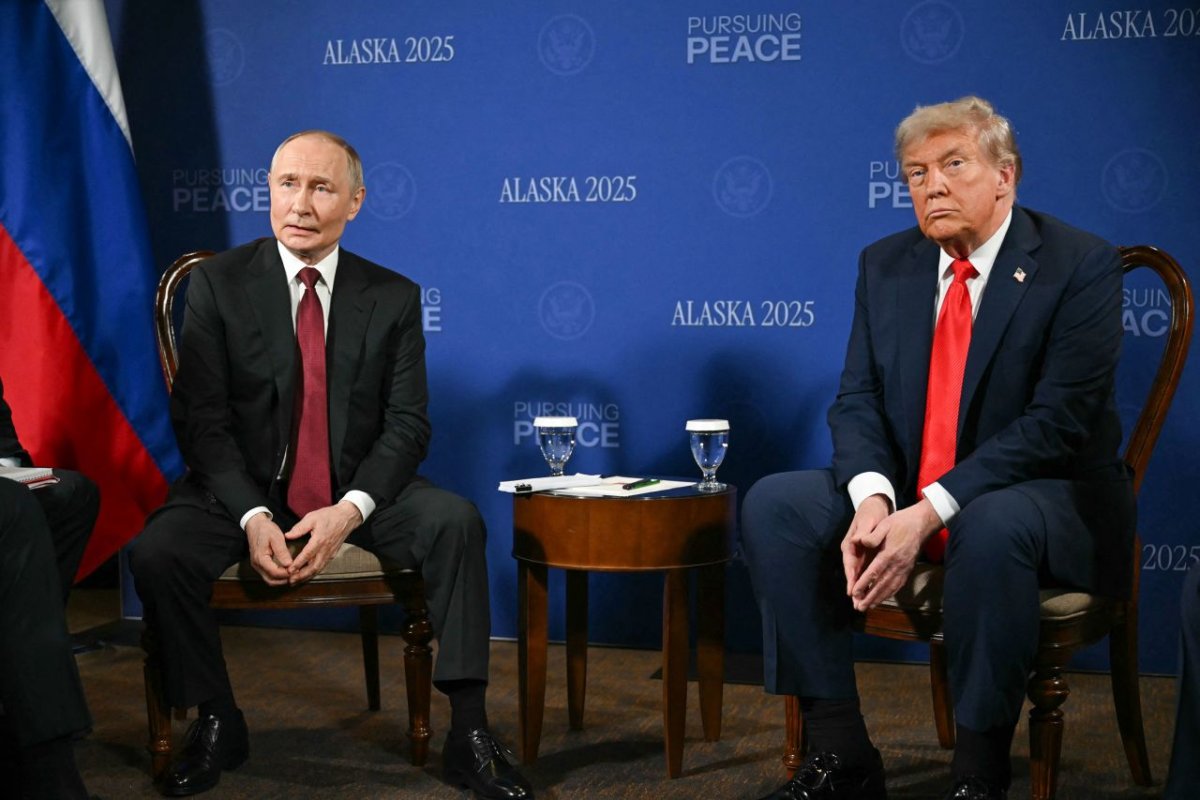 Tramp və Putin arasında iki saatdan çox davam edən görüş başa çatıb