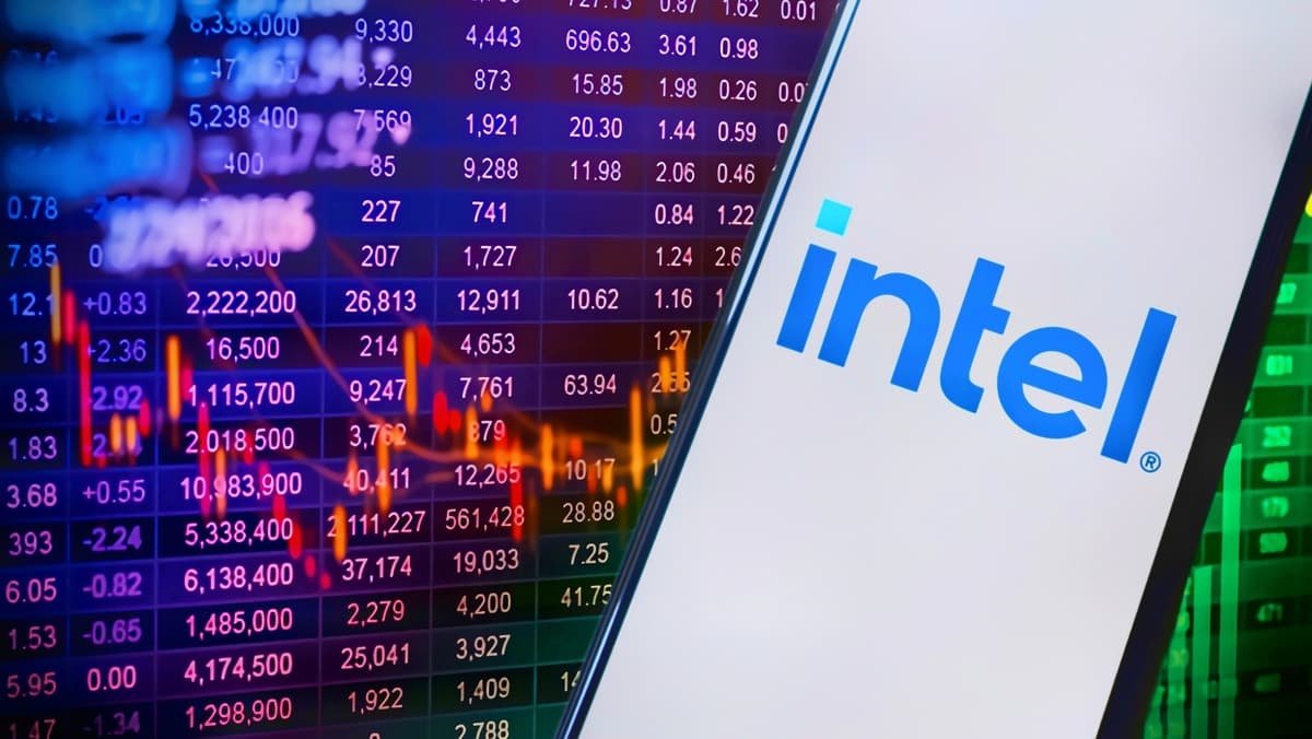 Intel, hökumətdən dəstək alaraq səhmlərini satdı