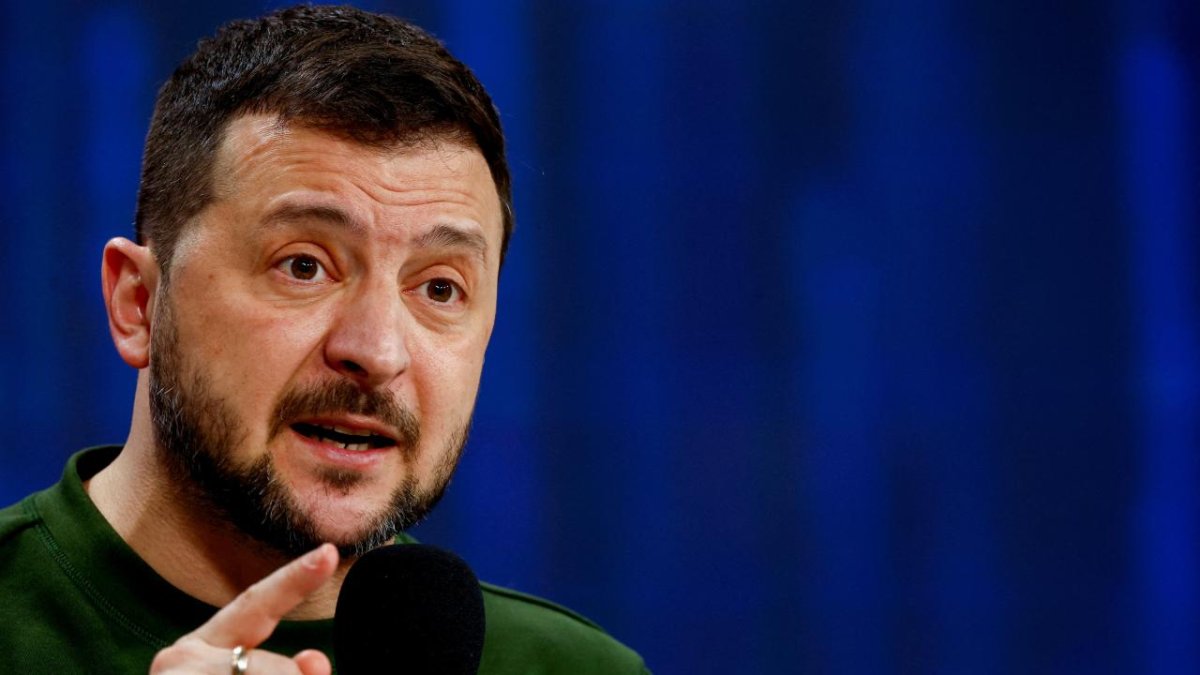 Zelenski: Ukrayna torpaqlarından güzəştə getməyəcək