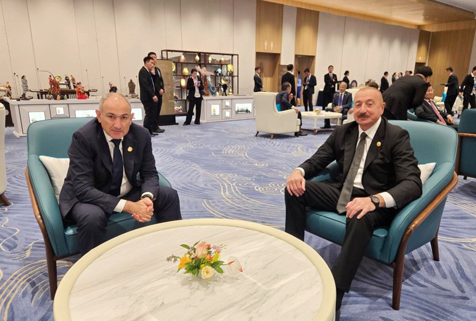 Prezident İlham Əliyevin Ermənistanın Baş naziri Nikol Paşinyan ilə görüşü olub