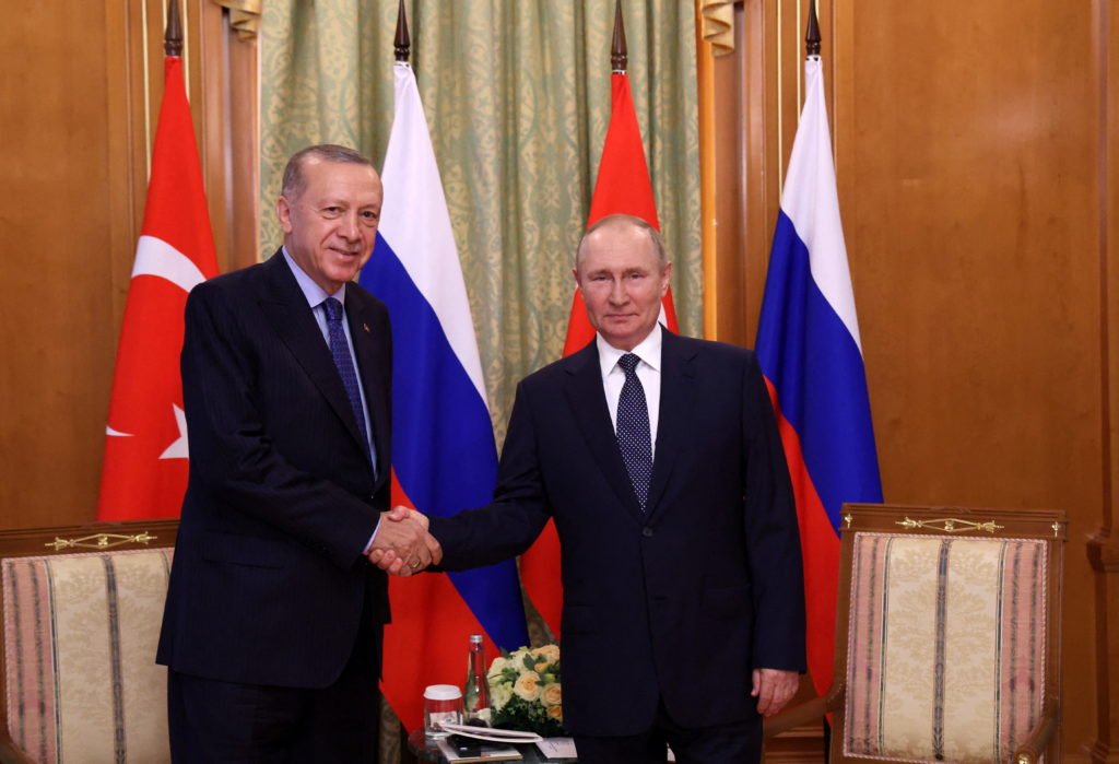 Ərdoğan Şanxay Zirvəsində Putinlə görüşəcək