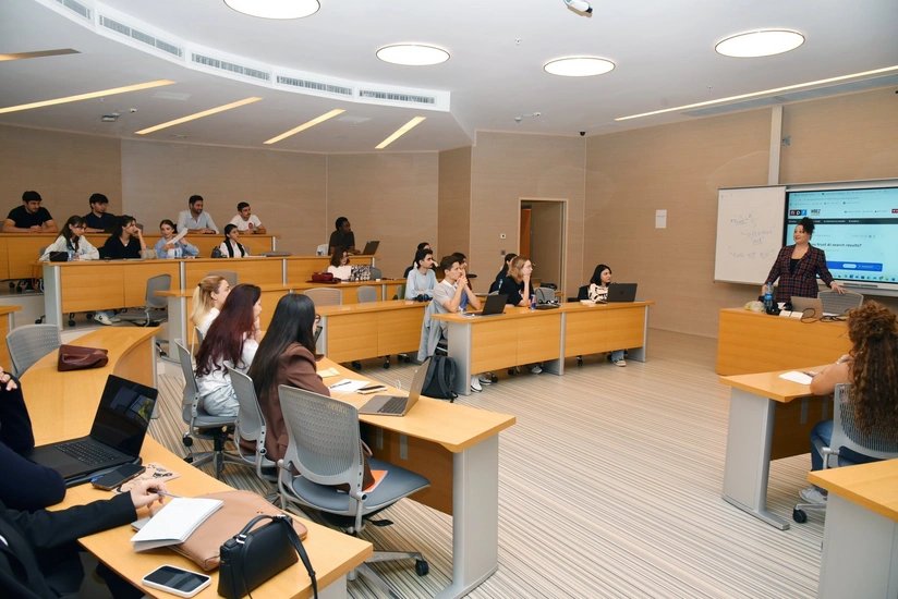 ADA-da "Visiting Lecturer" layihəsi üzrə dərslərə başlanılıb