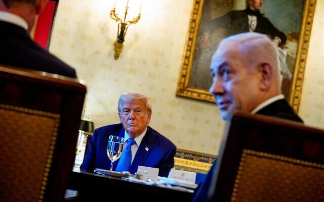 Tramp: Ərəb ölkələri ilə işləmək möhtəşəm idi, Netanyahu da razıdır