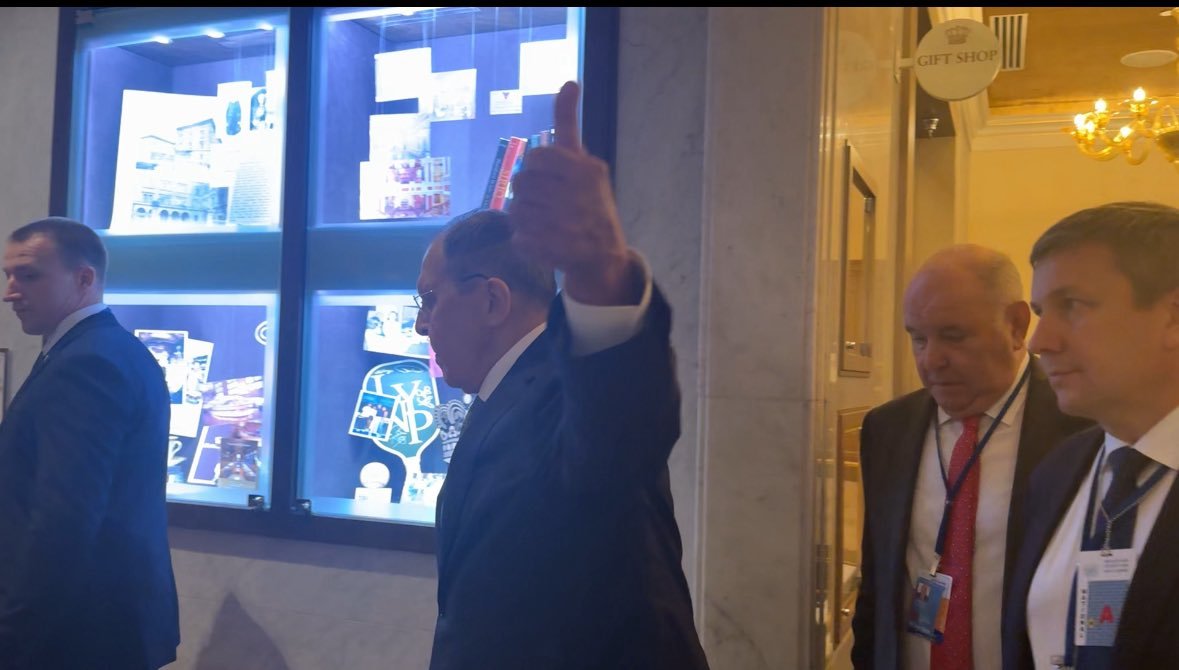 Lavrov Rubio ilə görüşdən sonra baş barmağını qaldırdı