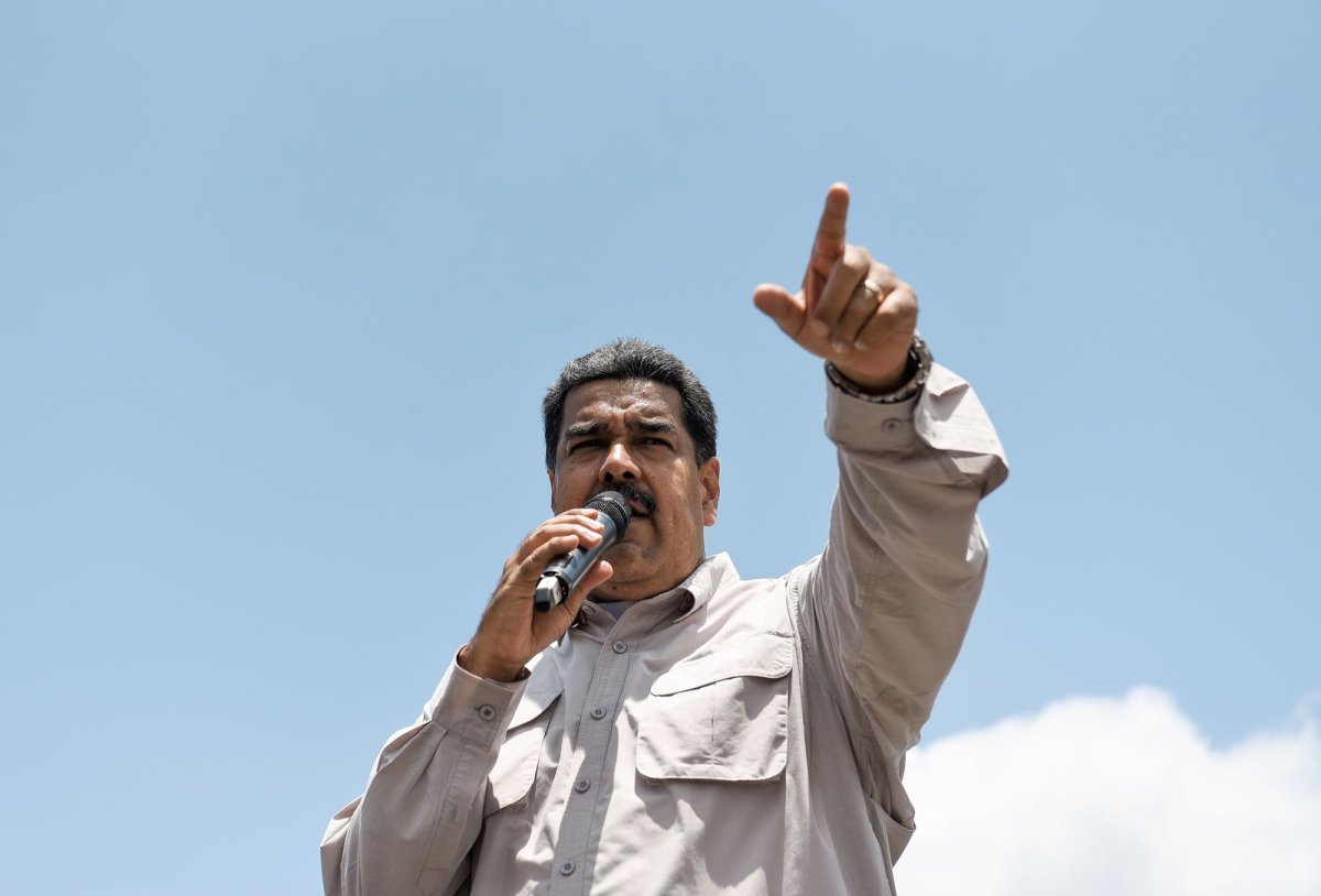 Maduro ABŞ-ın “təcavüzünə” qarşı müdafiə vəd etdi