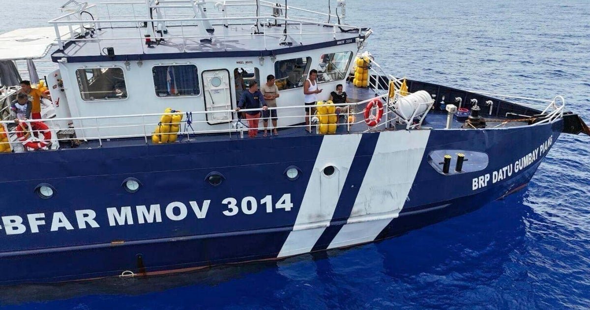 Çin Filippin gəmisini qəsdən vurmaqda ittiham etdi