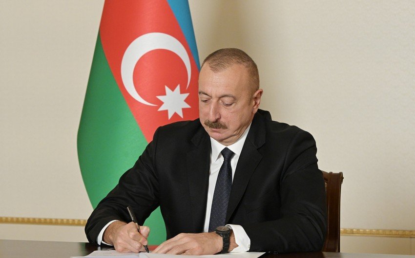 İlham Əliyev Tacikistan Prezidentini təbrik edib