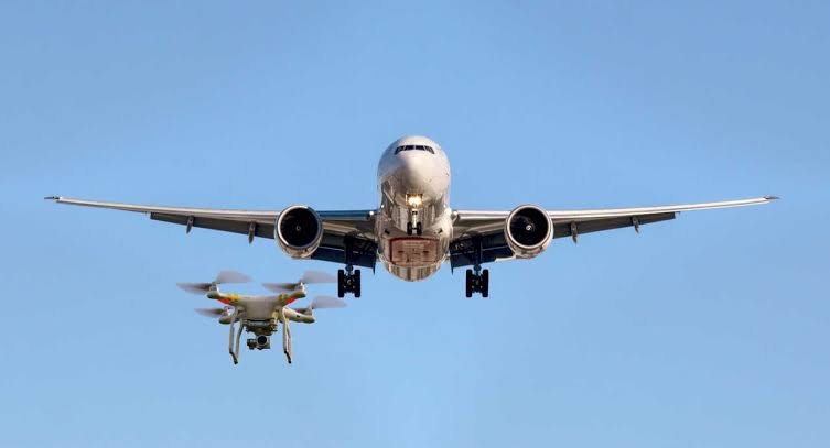 Niderlandda Schiphol hava limanında dron səbəbilə uçuş zolağı bağlandı