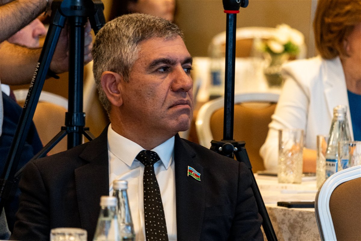 Kənd təsərrüfatı təyinatlı torpaqlarda tikintiyə bu hallarda icazə veriləcək – Deputatdan ŞƏRH