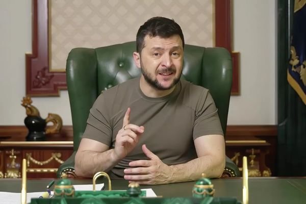 Zelenski: Ukrayna cəbhədə konkret addımlar atmağa hazırlaşır