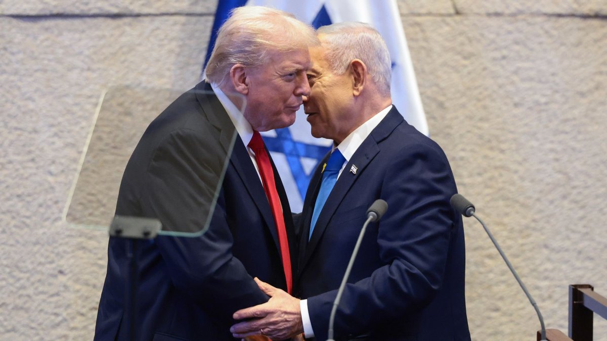 Tramp Knessetdə Prezidentdən Netanyahunu əhv etməsini istəyib