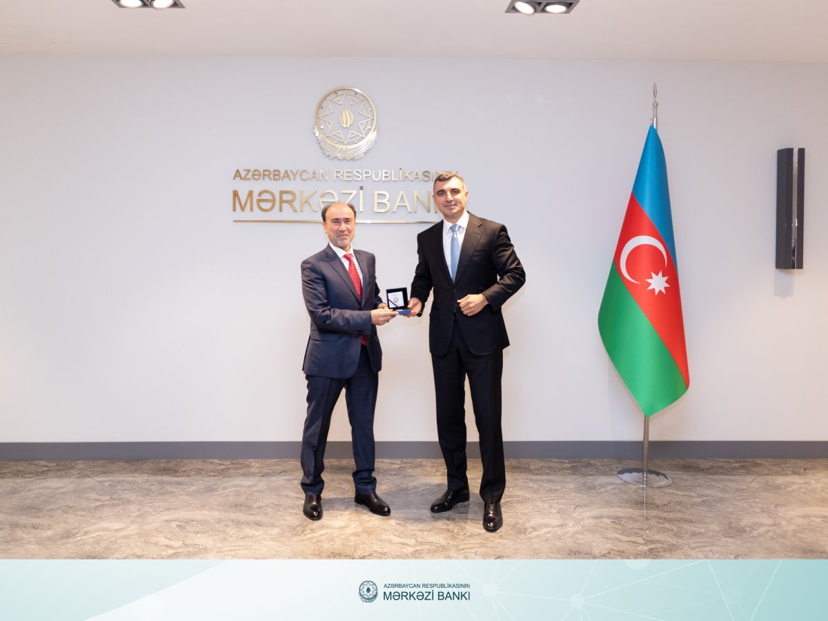 Taleh Kazımov Zakir Nuriyevi 65 illik yubileyi münasibətilə təbrik edib