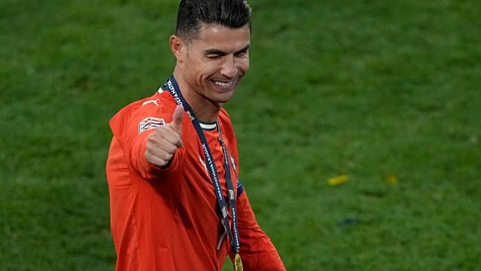 Ronaldo: Sosial medianın kralı, prestij mükafatı qazandı