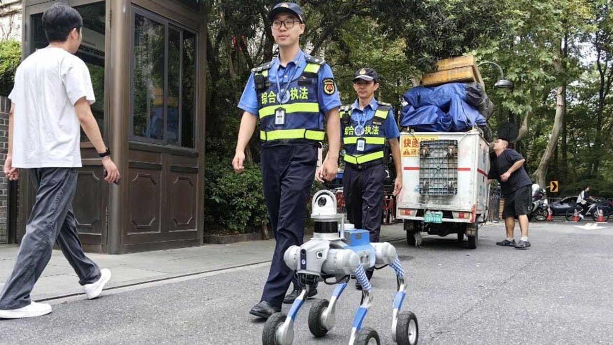 Çində süni intellektlə idarə olunan robot itlər polis patrullarına qoşulub