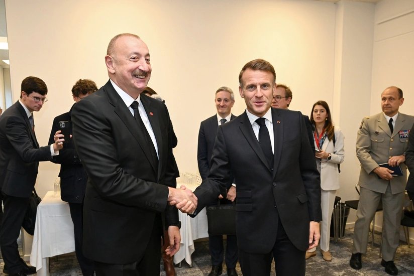 İlham Əliyev Kopenhagendə Emmanuel Makronla görüşüb
