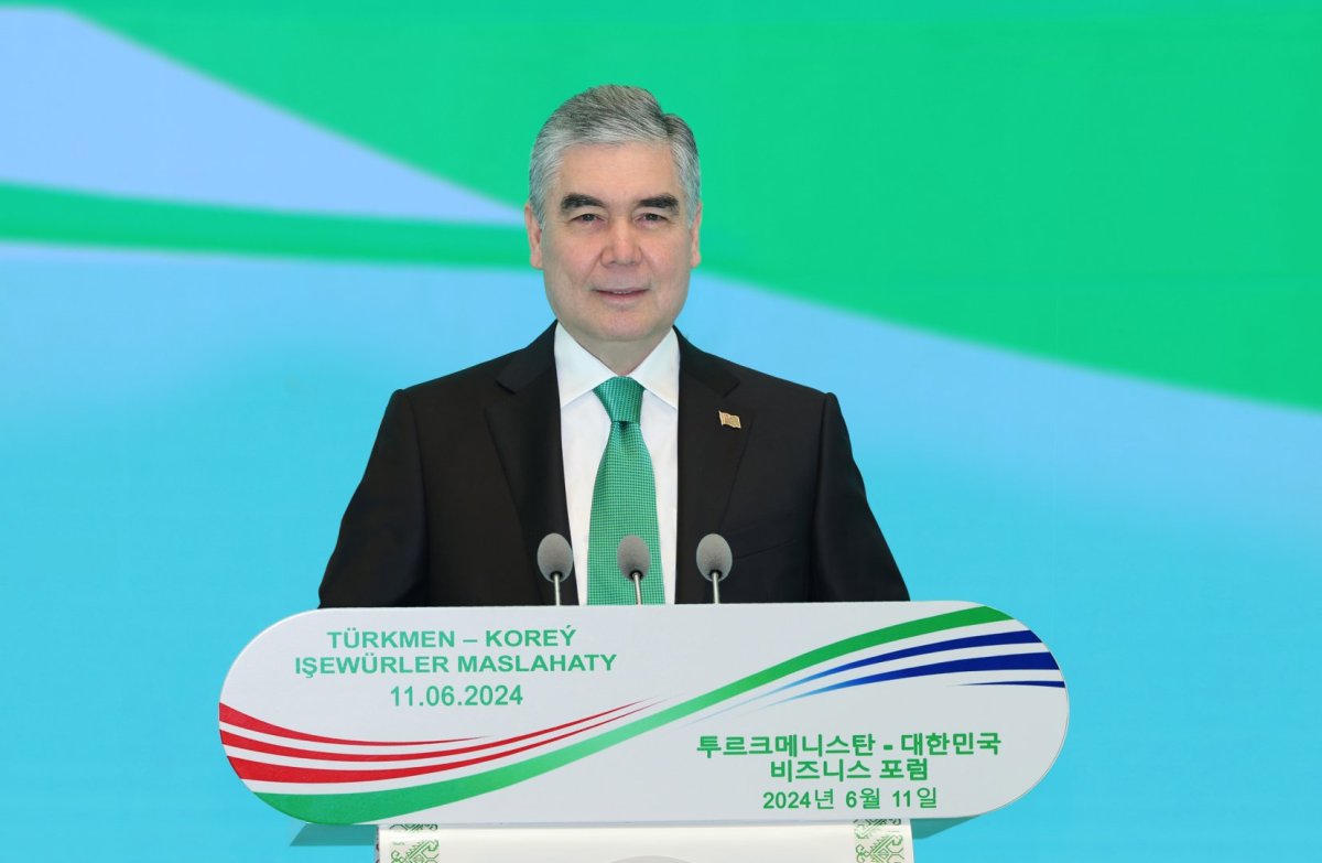 Berdiməhəmmədov Azərbaycana səfərə gəlib