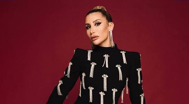 İrem Derici xəstəxanaya yerləşdirildi: Konsert təxirə salındı