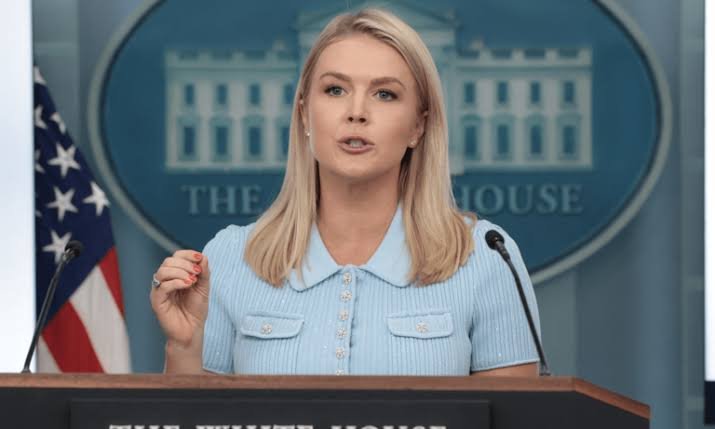 Ağ Ev sözçüsü Karolin Livitt, “HuffPost” ilə arasındakı gərgin dialoqu paylaşdı