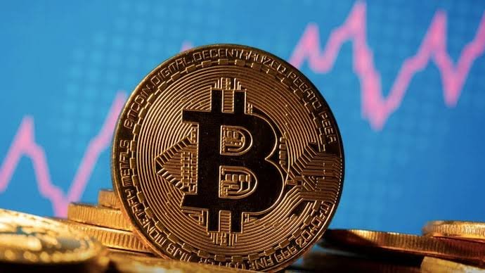 Bitcoin qiymətindəki dəyişikliklər, kriptovalyuta bazarında yeni dalğa yaradır