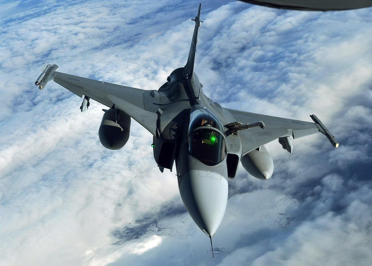 Ukrayna və İsveç: Gripen qırıcılarının birgə istehsalına başlanılır