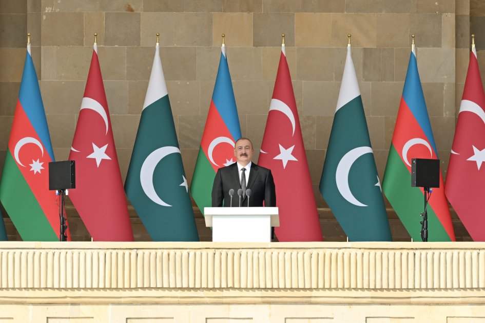 Bakıda Vətən müharibəsində Qələbənin beşinci ildönümünə həsr olunmuş Hərbi parad keçirilir