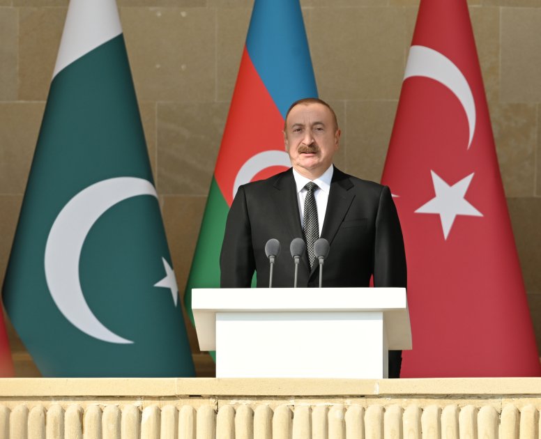 İlham Əliyev: Erməni hərbi cinayətkarları Bakıda istintaq təcridxanasında çay içirlər