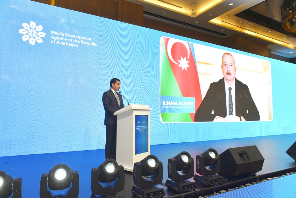 Bakıda D-8 Media Forumu keçirilir – FOTOLAR