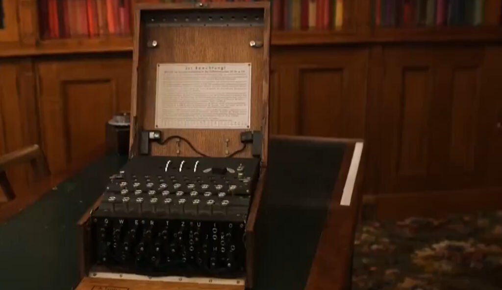 "Enigma" şifrələmə maşını hərracda rekord qiymətə satıldı, tarixçilər heyrətdə