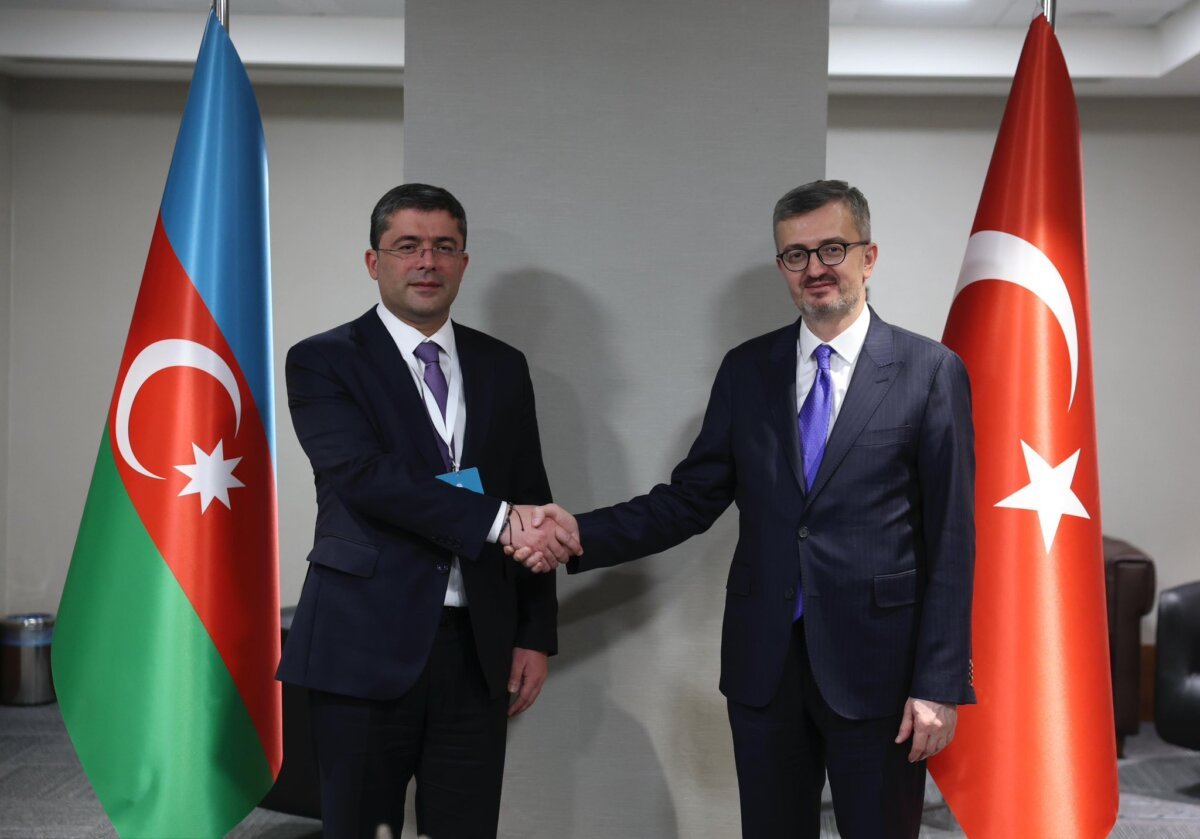 Əhməd İsmayılov ilə Türkiyə PA-nın İctimaiyyətlə Əlaqələr Departamentinin rəhbəri ilə görüşüb