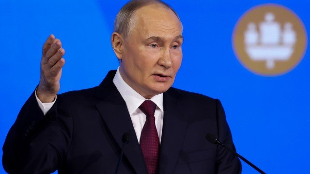 Putin dondurulmuş Rusiya aktivlərinə görə kəskin açıqlama verdi